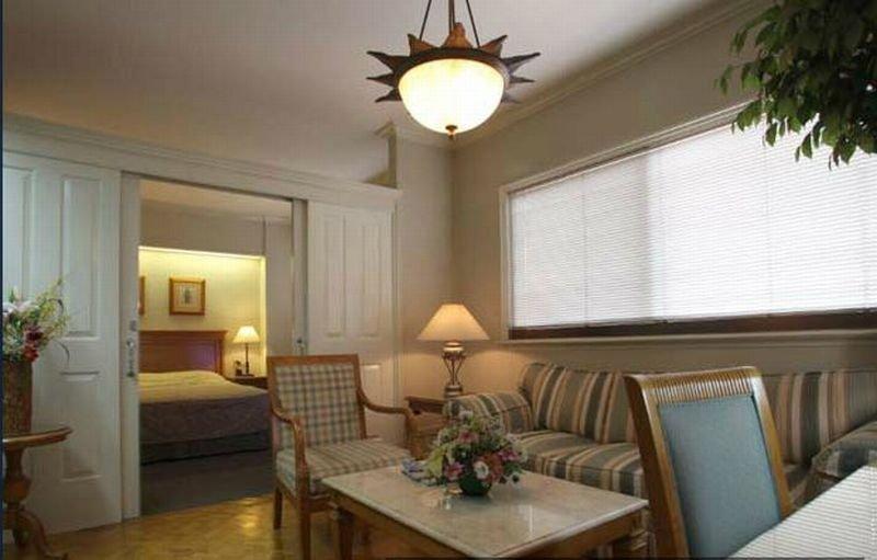 Sunny Bay Suites Маніла Екстер'єр фото
