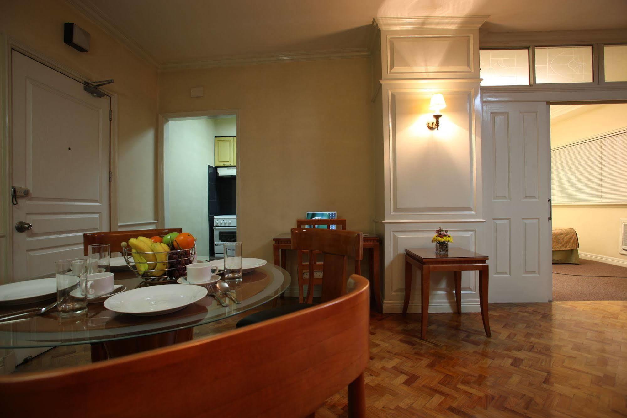 Sunny Bay Suites Маніла Екстер'єр фото