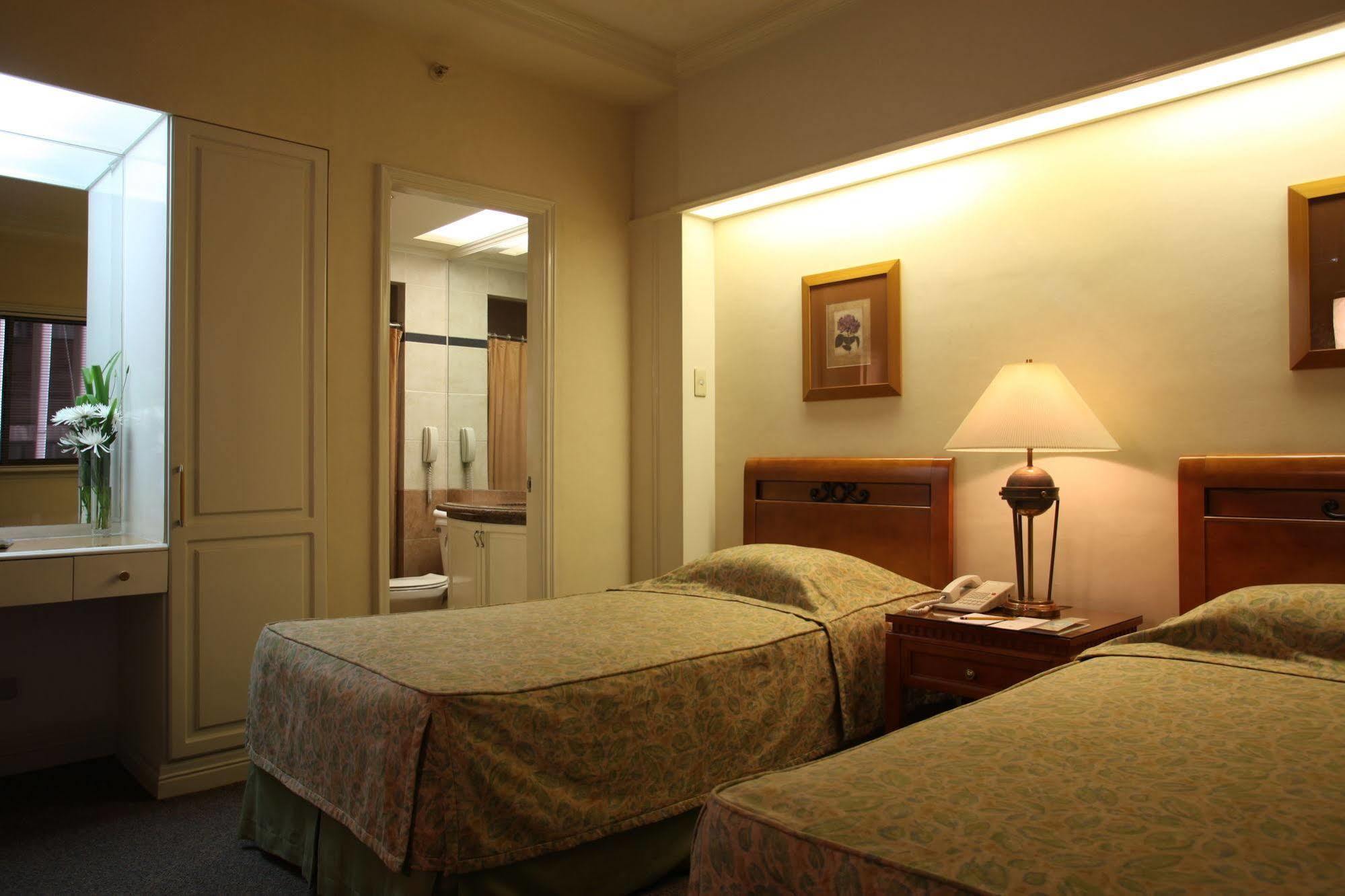 Sunny Bay Suites Маніла Екстер'єр фото