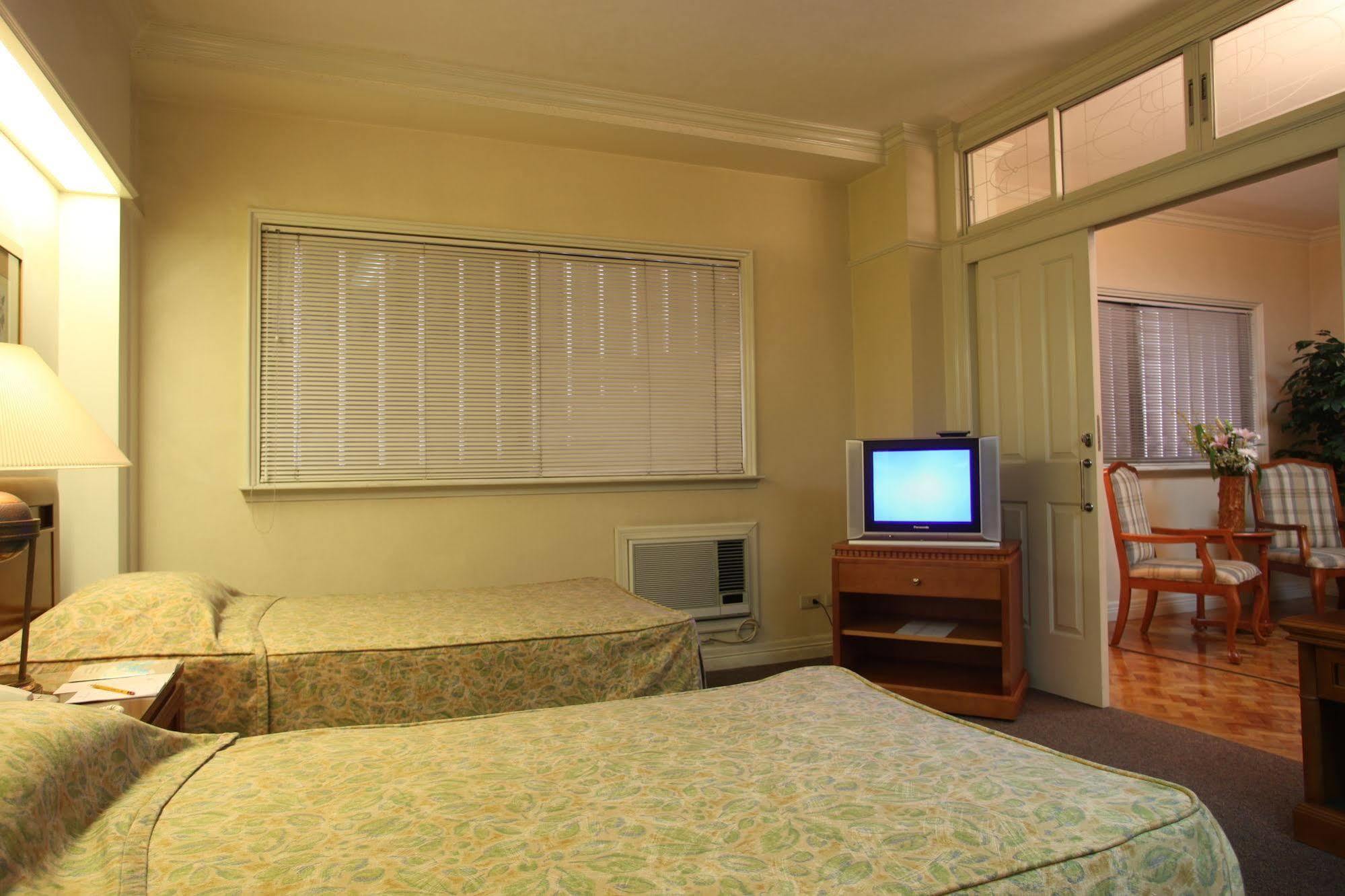 Sunny Bay Suites Маніла Екстер'єр фото