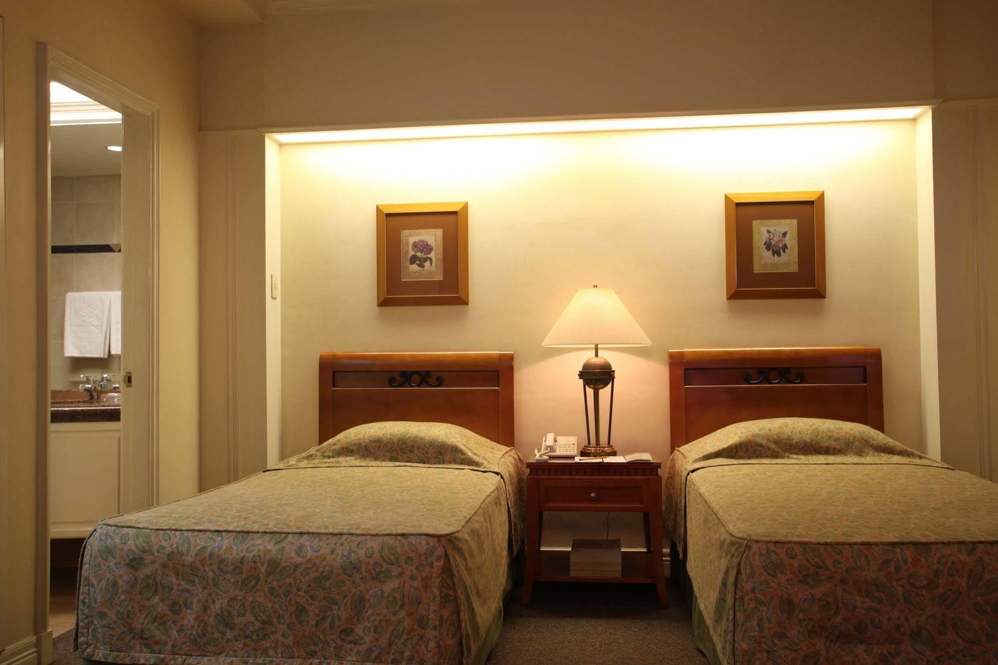 Sunny Bay Suites Маніла Екстер'єр фото