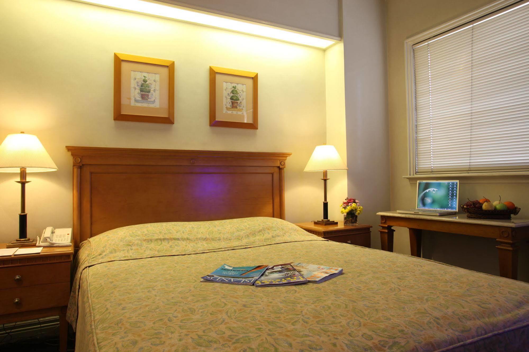 Sunny Bay Suites Маніла Екстер'єр фото